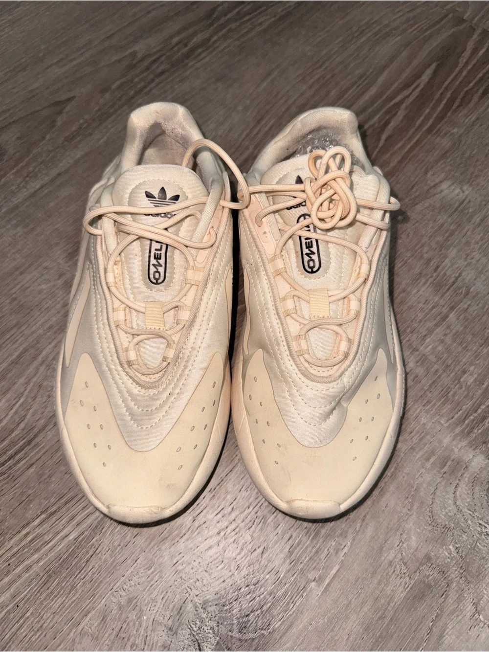 adidas ozelia Cream/Tan Sneakers